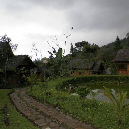 Villa Kampung Karuhun Sutan Raja Bandung Zewnętrze zdjęcie