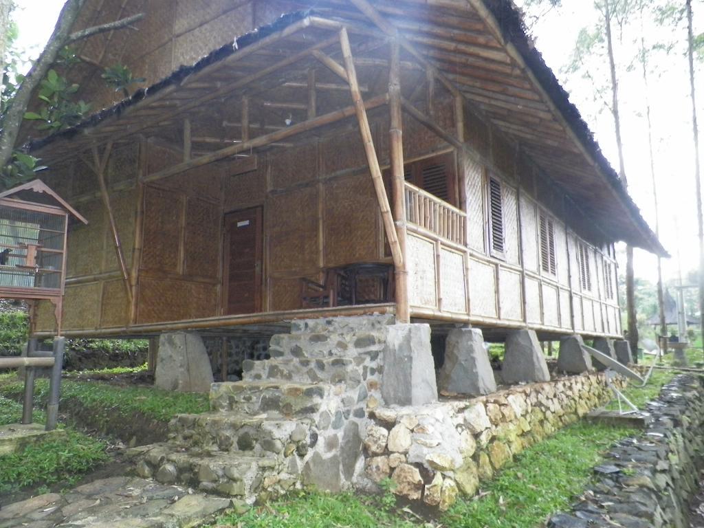 Villa Kampung Karuhun Sutan Raja Bandung Pokój zdjęcie