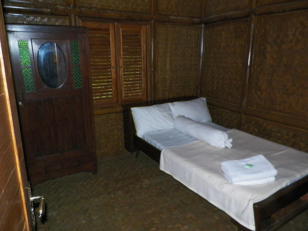 Villa Kampung Karuhun Sutan Raja Bandung Pokój zdjęcie