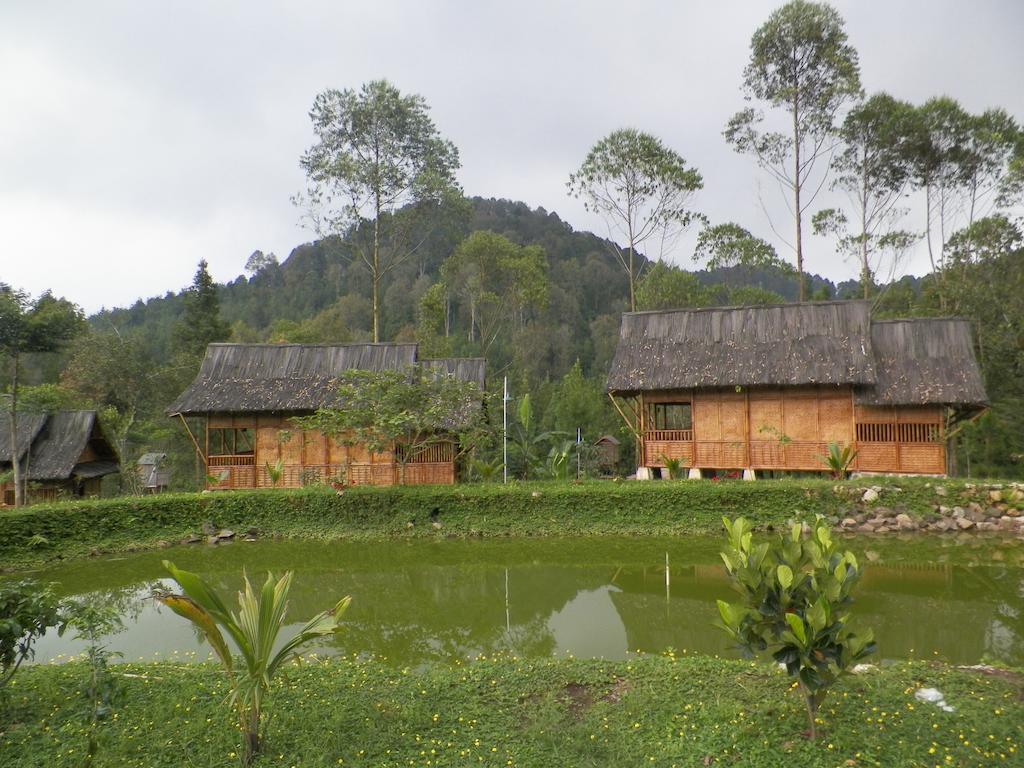 Villa Kampung Karuhun Sutan Raja Bandung Zewnętrze zdjęcie